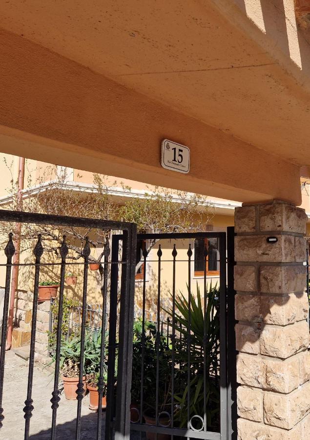 Appartamento Casa Vostra Bosa Luaran gambar